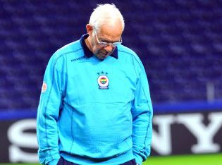 aragones_yerebakiyor.jpg